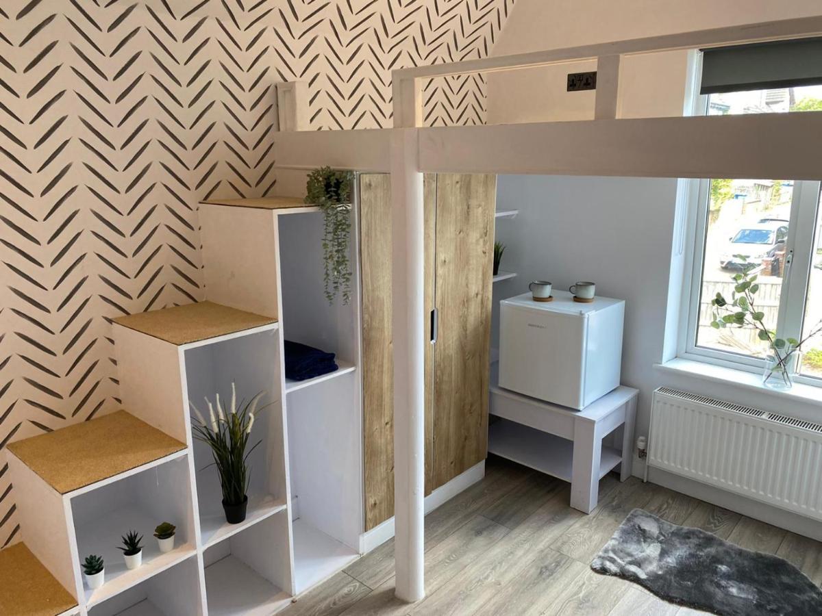 Acaster House, X4 Rooms With En-Suites X1 Room Private Bathroom, Street Parking, Close To Train Station Kettering Bagian luar foto
