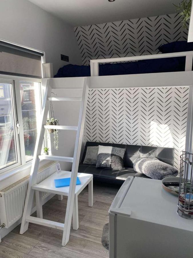 Acaster House, X4 Rooms With En-Suites X1 Room Private Bathroom, Street Parking, Close To Train Station Kettering Bagian luar foto